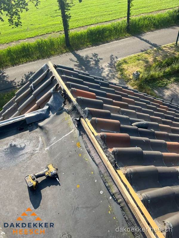 Kosten dakgoot vervangen: werkzaamheden aan dakrand in Heesch