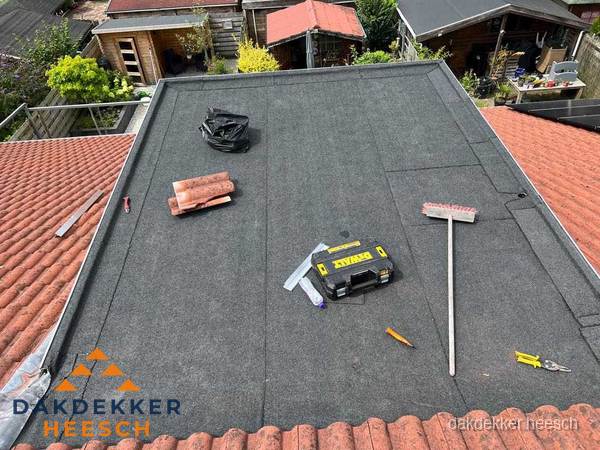 Nieuw plat dak met bitumen dakbedekking in Heesch Nieuw plat dak met bitumen dakbedekking in Heesch
